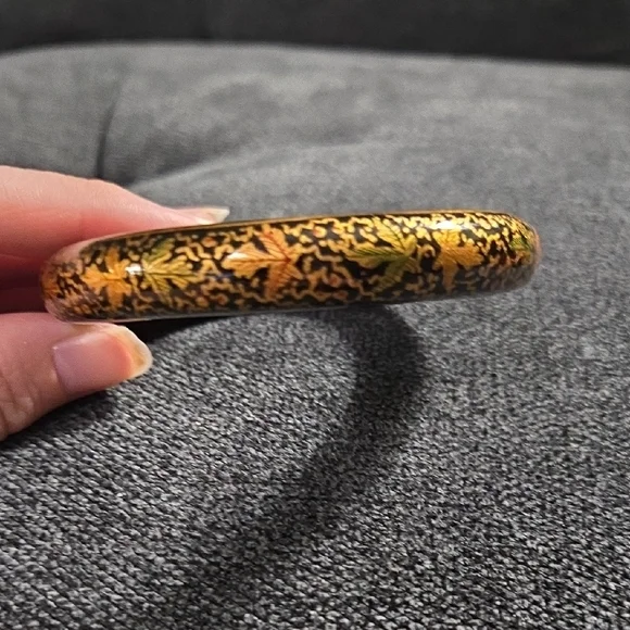 Elegant Multicolor Bangle Set - Picture 3 of 5